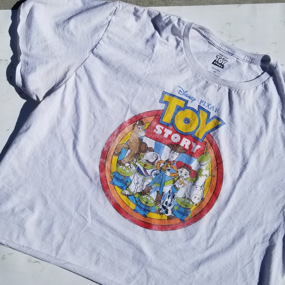 White graphic tshirt